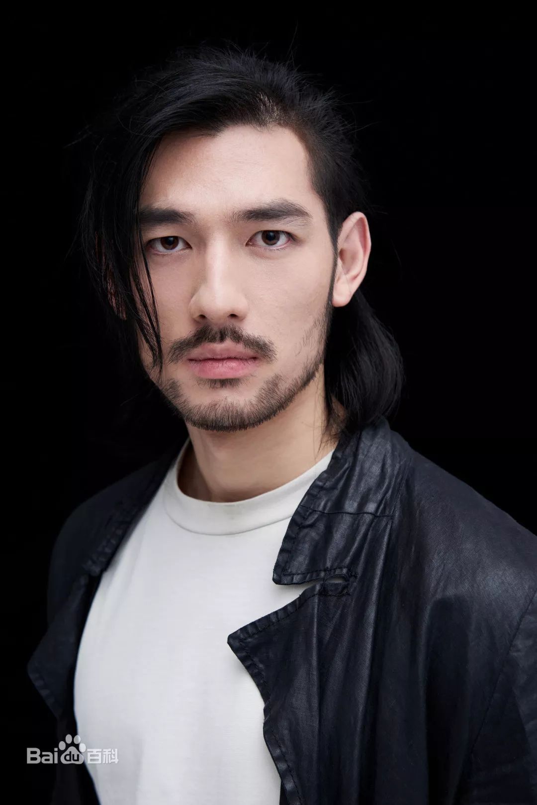 倪寒最新照片，時(shí)代背景下的獨(dú)特印記風(fēng)采