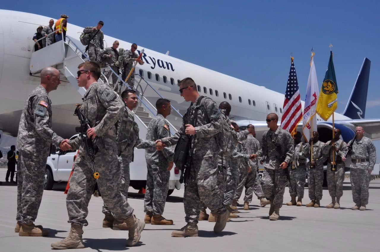 美國(guó)最新軍事行動(dòng)，深入自然美景，尋求心靈平靜之旅