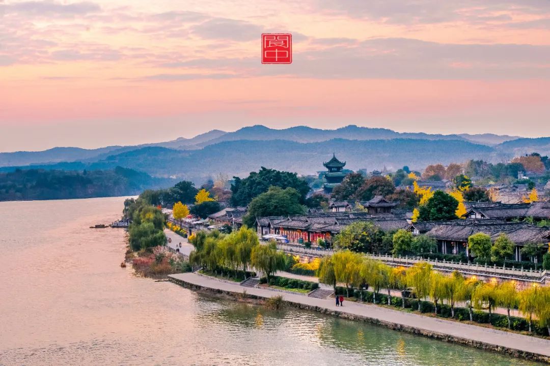 閬中最新歌曲，城市溫馨旋律的綻放