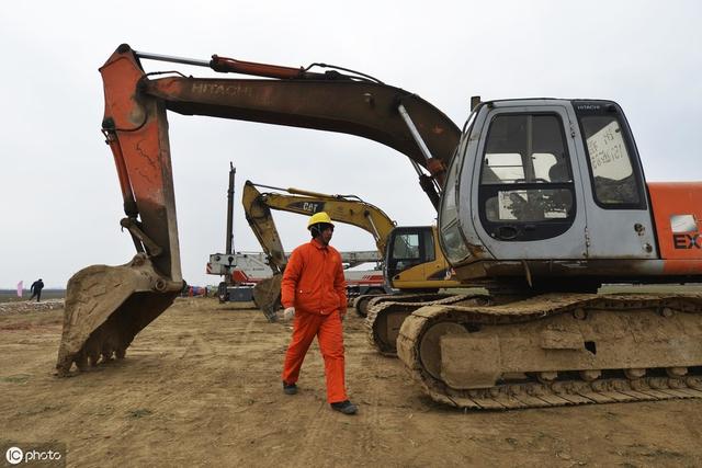河南旋挖機(jī)操作手招聘啟事