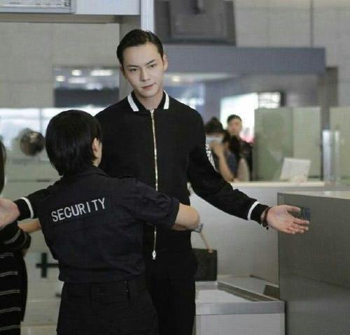 明星被摸胸,關(guān)于明星遭遇不當行為，聚焦要點討論與科普分析