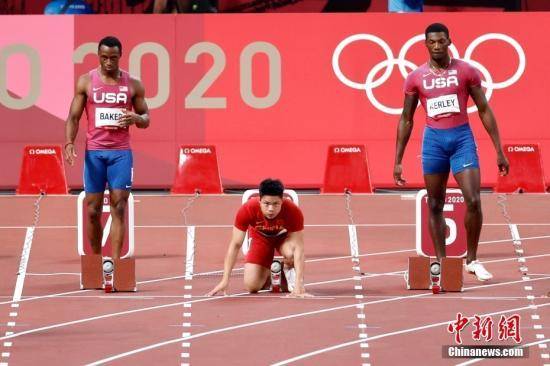 在男子百米短跑比賽中,在男子百米短跑比賽中，速度與激情的碰撞