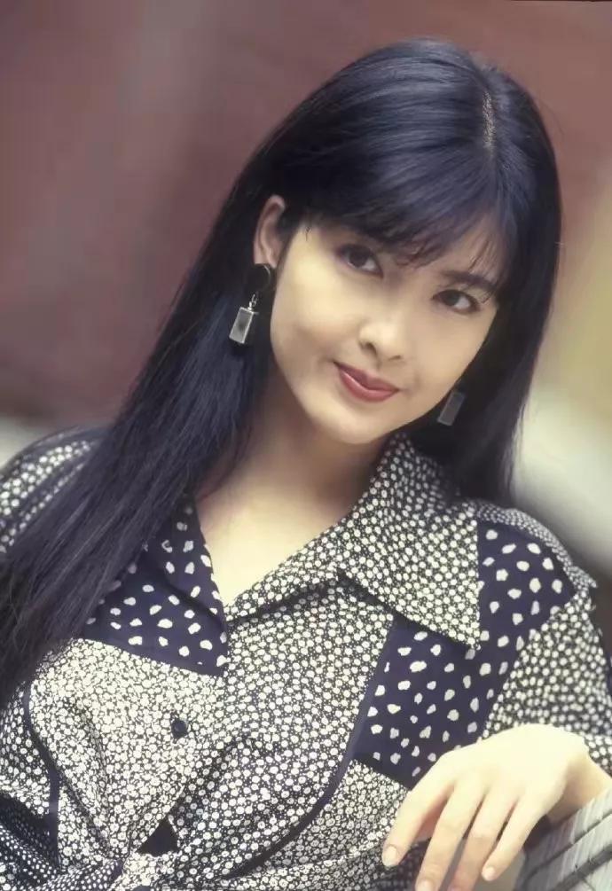 璀璨星光下的時(shí)代印記，香港居住明星的傳奇故事