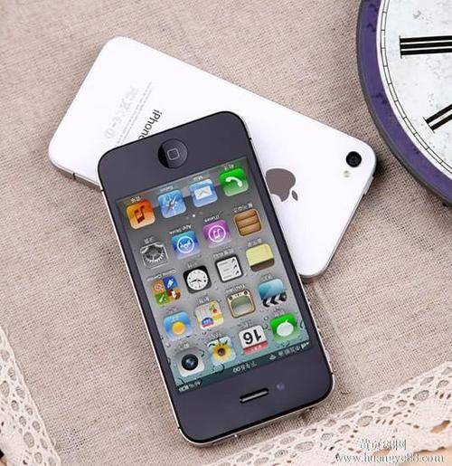 iPhone 4s上市探索，小巷深處的隱藏手機店故事