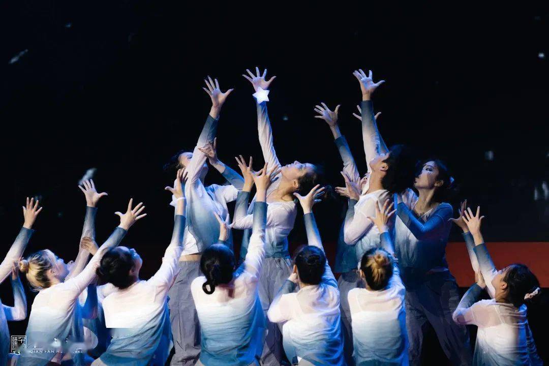 集體舞比賽,集體舞比賽，一場自然美景的探索之旅