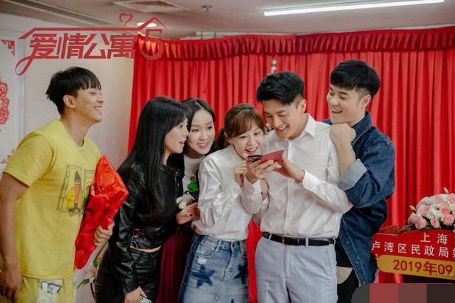 愛情公寓5演員表名單揭曉，青春記憶深度論述回顧