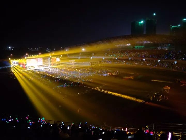 貴港明星演唱會，璀璨之夜，激情無限