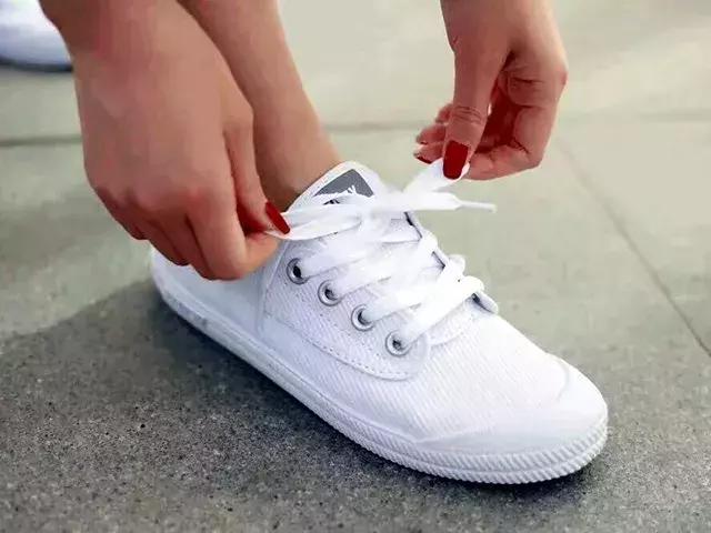 揭秘明星小白，星光背后的故事探索