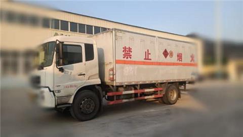 淄博危險品運(yùn)輸司機(jī)招聘啟事，科技領(lǐng)航安全之旅