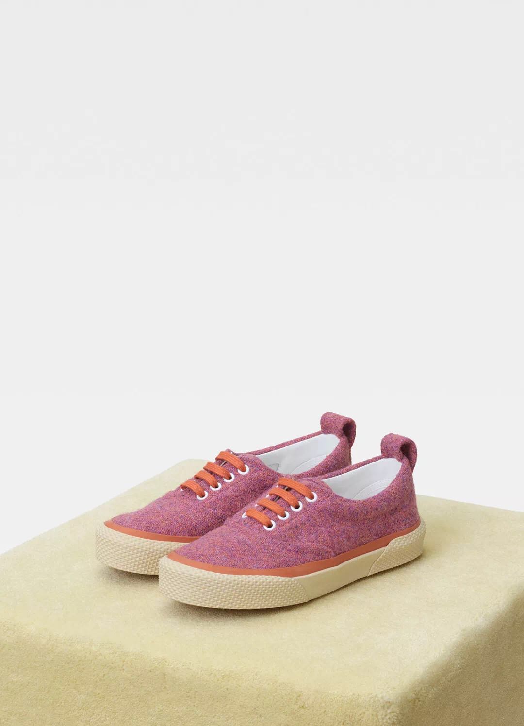 最新鞋履資訊，時尚達人必備參考，潮流前沿動態(tài)一網(wǎng)打盡??