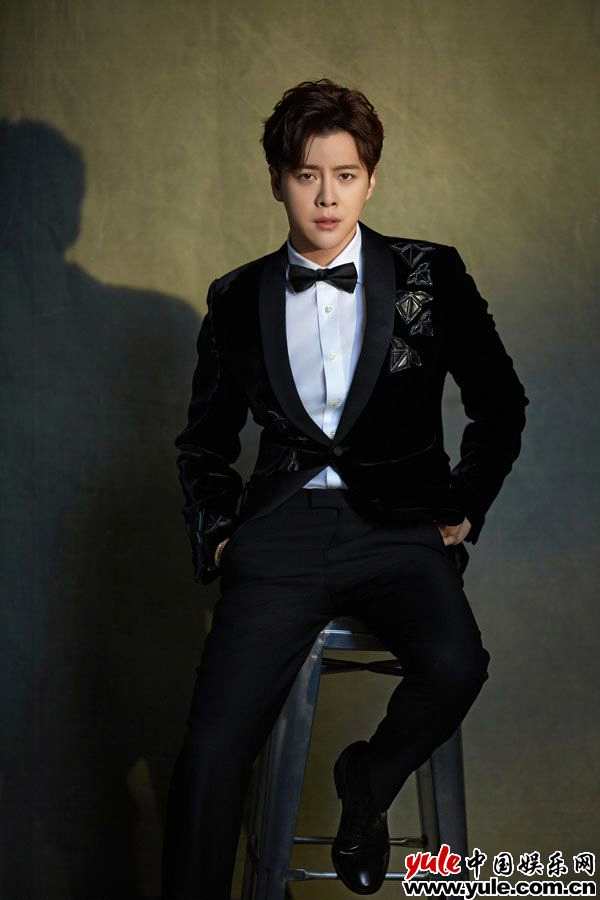 徐海喬最新寫真，多維展現(xiàn)風(fēng)格與魅力