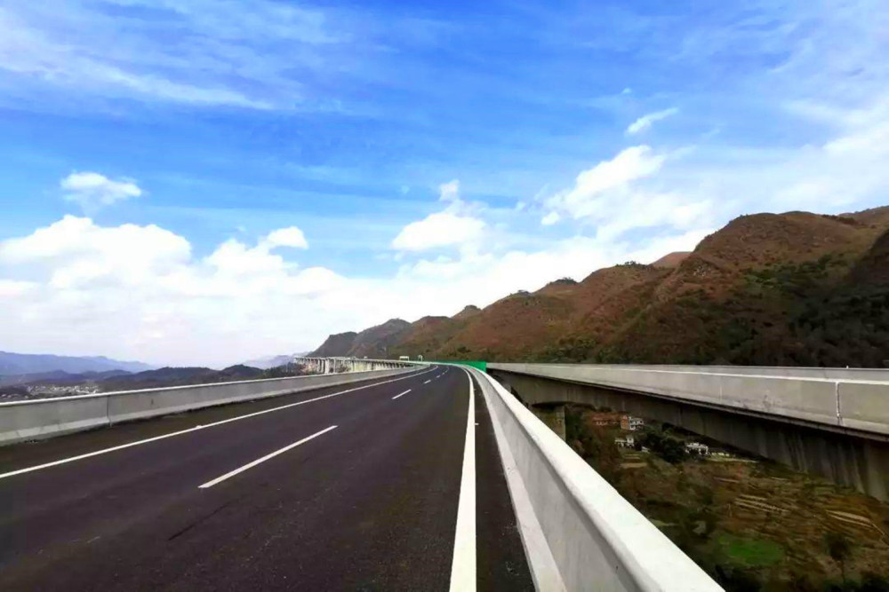 紫惠高速建設(shè)進(jìn)展與小巷獨(dú)特風(fēng)味探尋的雙重關(guān)注動態(tài)