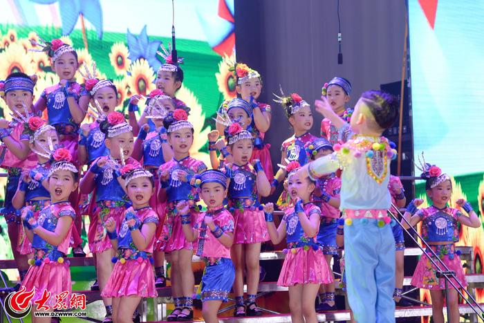 少兒合唱比賽全新科技體驗(yàn)，音樂與科技共舞的魅力舞臺(tái)！