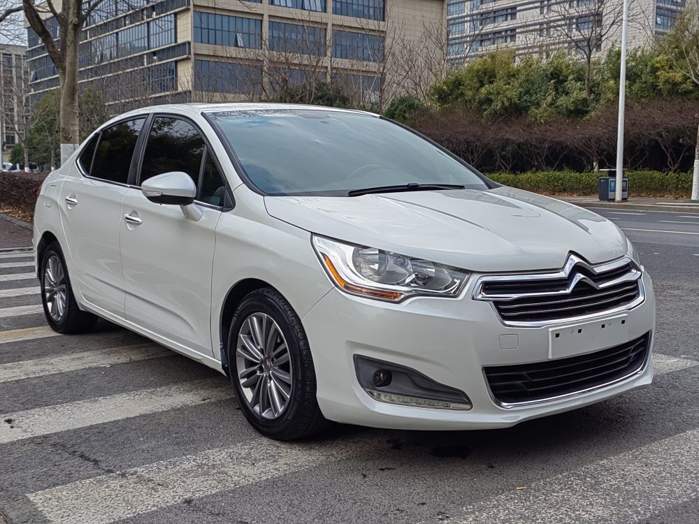 雪鐵龍C4L最新價(jià)格及駕馭變化的勵(lì)志之旅