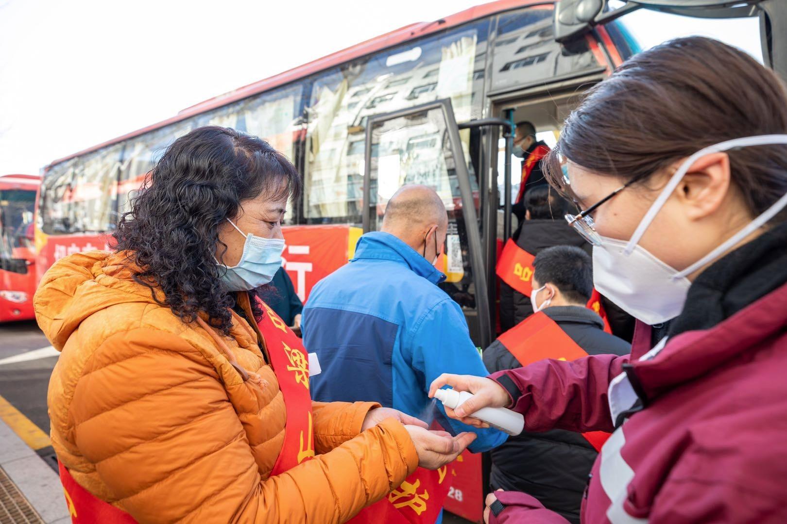 北京男護(hù)工薪資行情揭秘，變化中的機(jī)遇，學(xué)習(xí)與自信的力量提升薪資水平