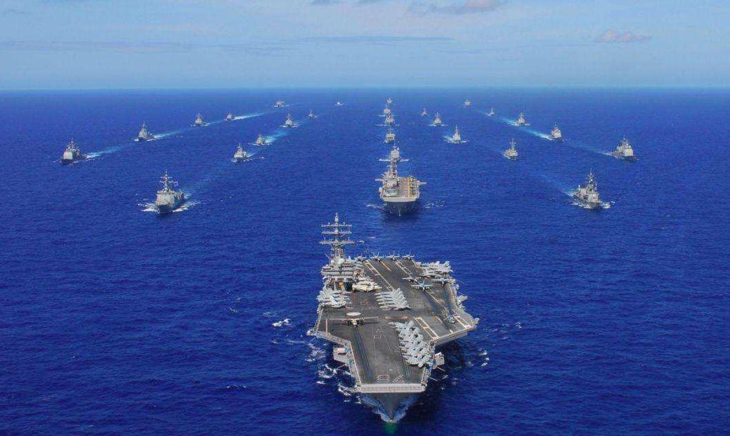 中國軍事最新動(dòng)態(tài)揭秘，小巷深處的軍事迷樂土