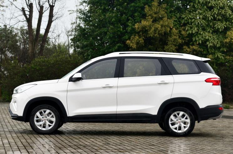 五菱宏光S3新款發(fā)布，引領(lǐng)車市新潮流！