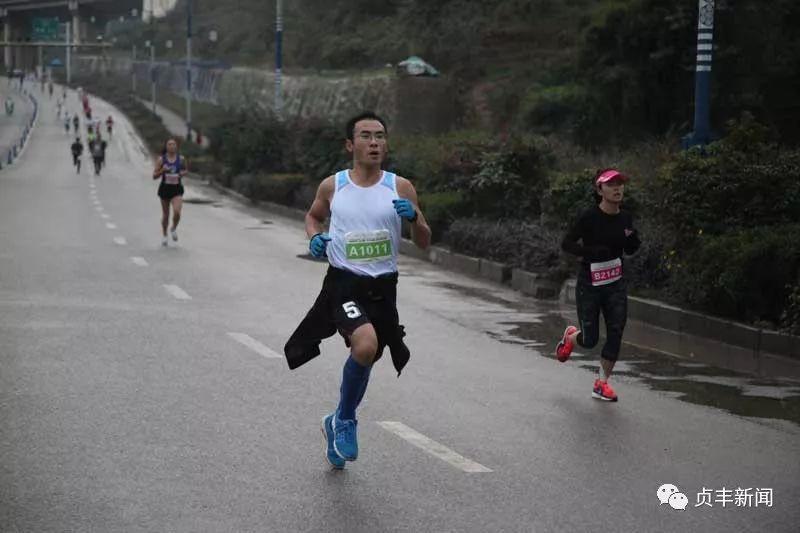 長(zhǎng)跑比賽技巧，自然美景中的探索與旅行之旅