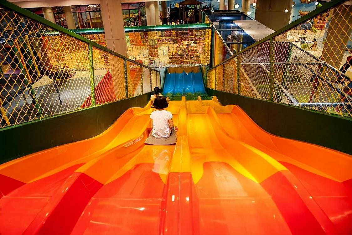 戶外游樂場最新游樂設(shè)備，體驗自信、成就與快樂的源泉