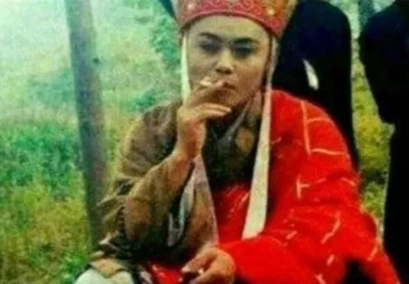 楊紫的心靈與自然的旅行，揭秘她如何走上演員之路的旅程