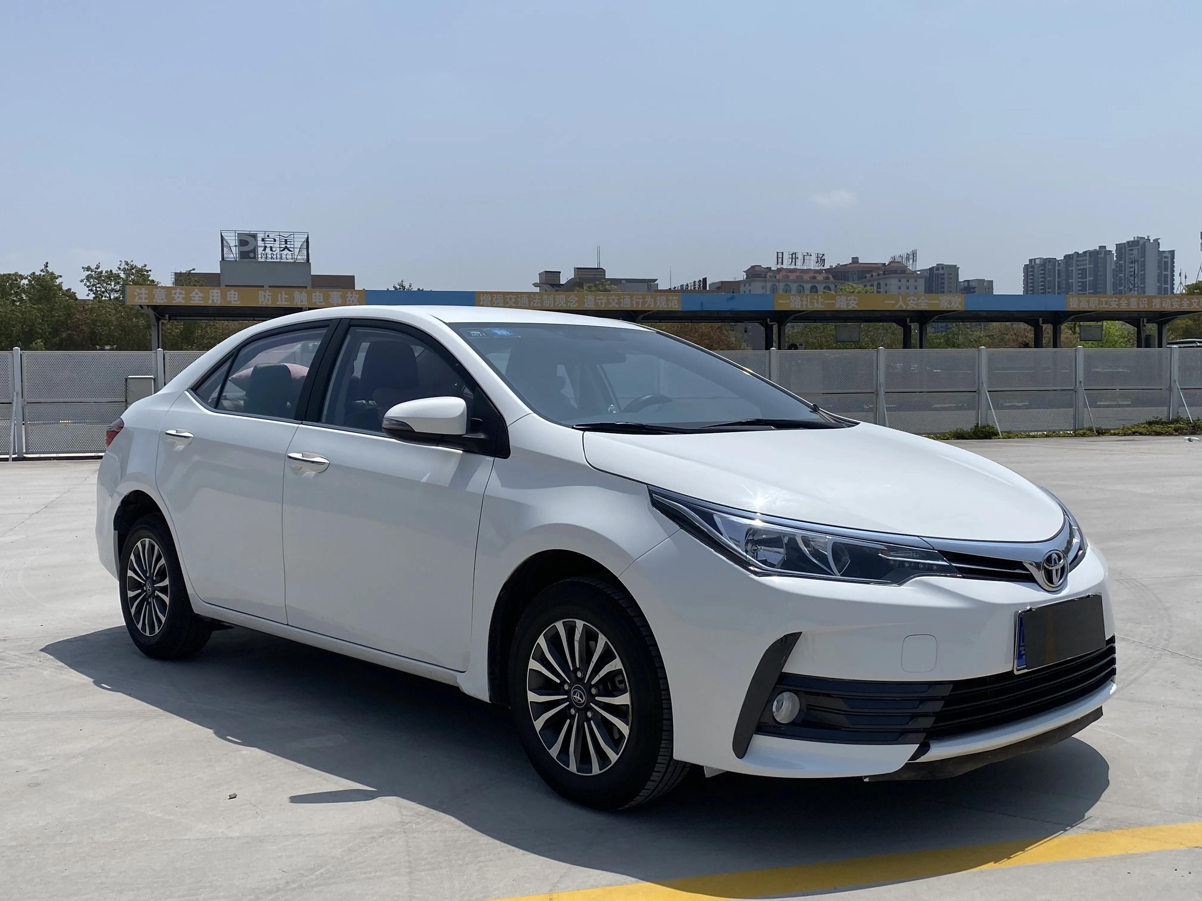 豐田卡羅拉最新款圖片，小巷中的駕駛魅力探索