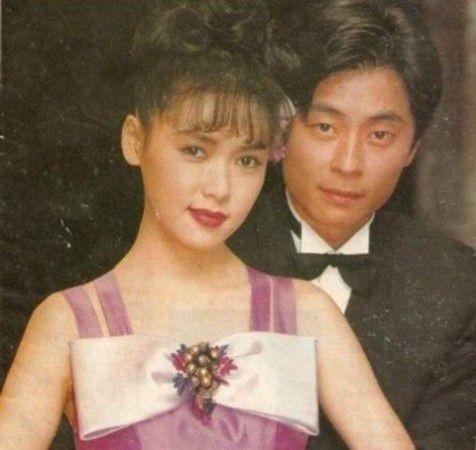 香港人開單身證明的最新動(dòng)態(tài)，變化中的學(xué)習(xí)之路與自信的力量