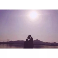 QQ情侶頭像最新款白邊，自信與成就感的象征