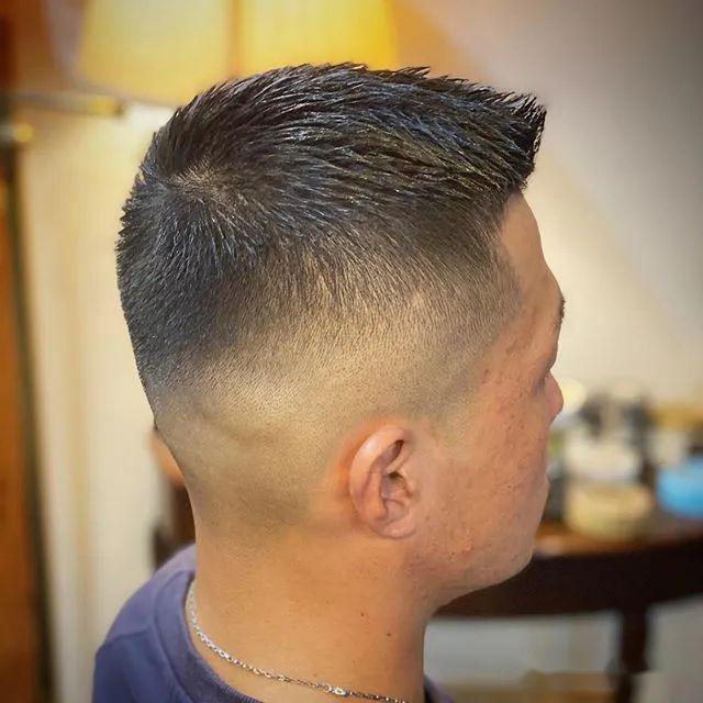 科技重塑時尚魅力，揭秘2025最新款發(fā)型男潮，引領潮流新紀元